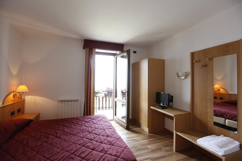 Hotel Spera Strigno Pokoj fotografie
