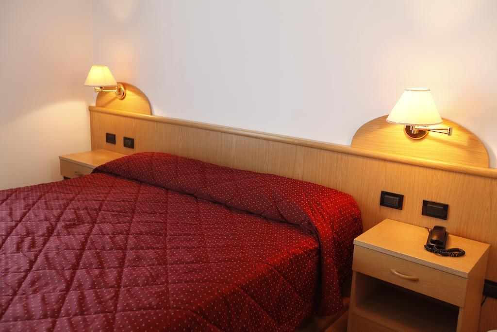 Hotel Spera Strigno Pokoj fotografie