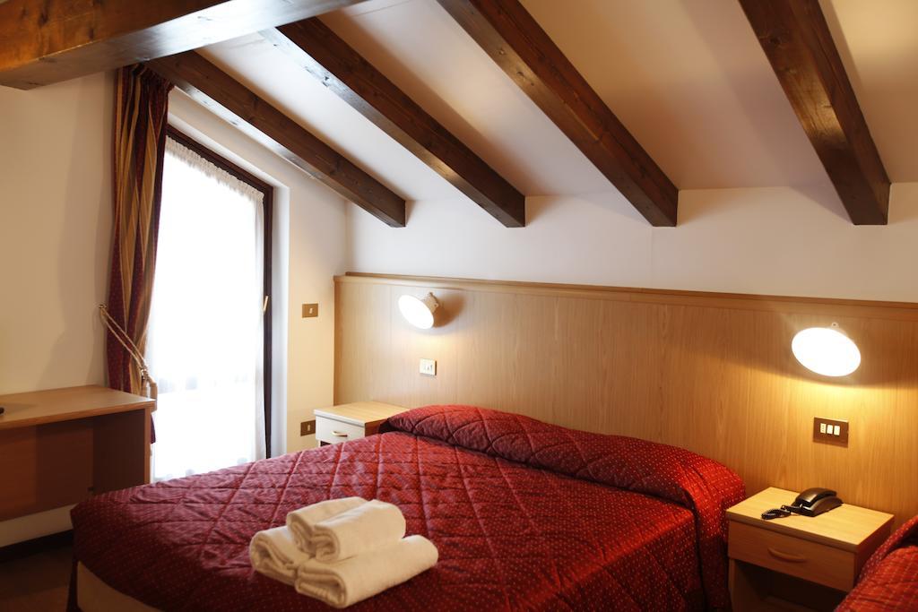 Hotel Spera Strigno Pokoj fotografie